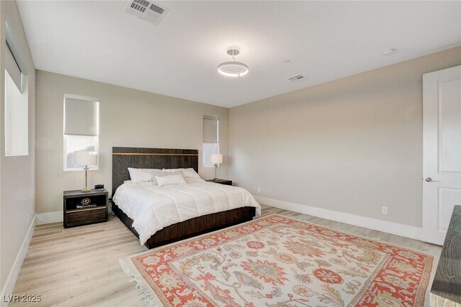 Building Photo - 2567 Speyburn Ave