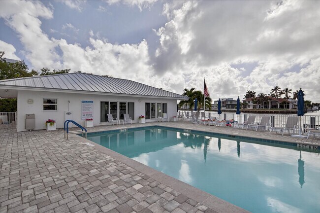 Building Photo - 3114 S Ocean Blvd