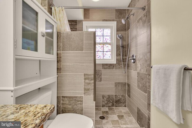 Building Photo - 8604 Woodlawn Ct