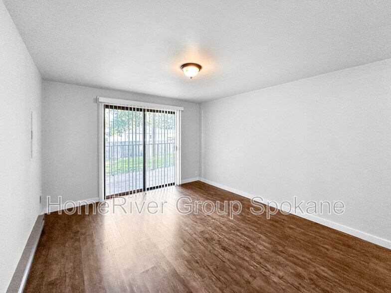 Building Photo - 1227 E 29th Ave