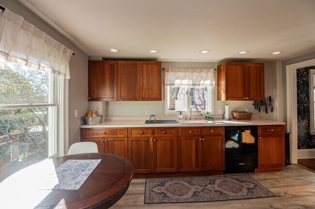 Building Photo - 57 Summer St