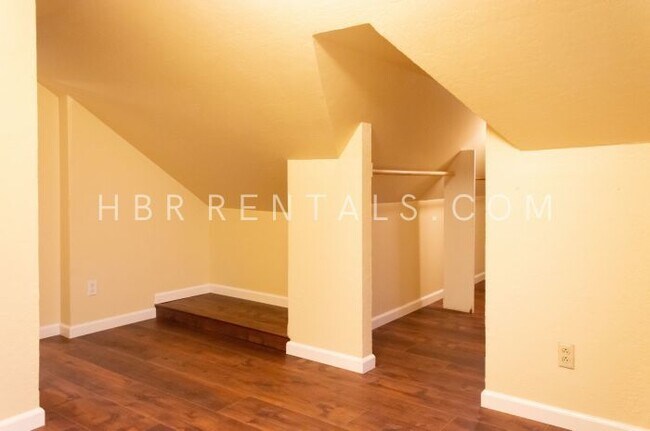 Building Photo - Charming Single-Story Home in the Heart of...