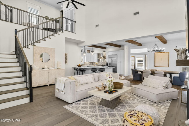 Building Photo - 407 Petrel St