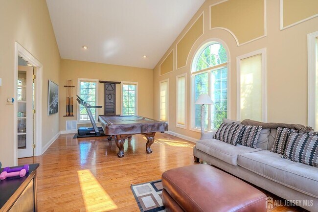 Building Photo - 19 Meadowlark Dr