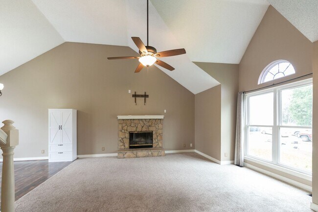 Building Photo - 16131 S Matt Ct
