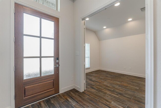 Building Photo - 15835 Wild Rose Bnd Dr
