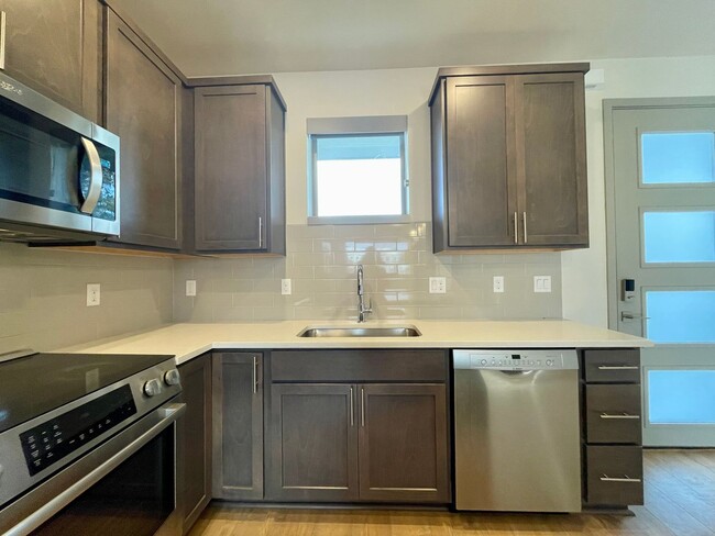 Building Photo - Fantastic 2 Bed 1 Bath - N. Portland - Arb...