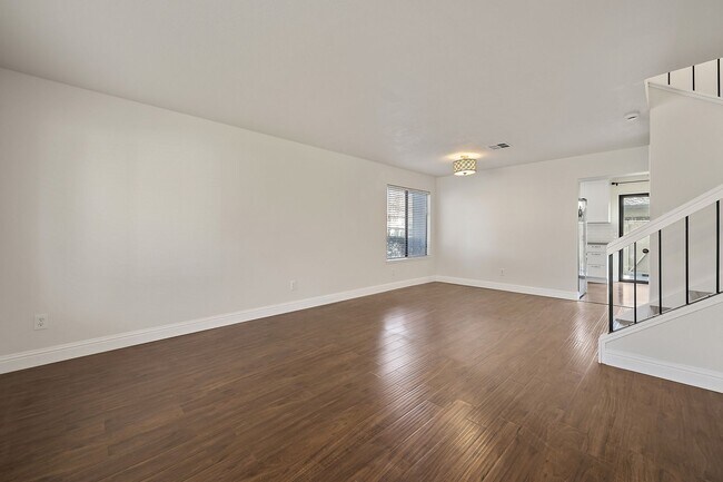 Building Photo - Remodeled 3-Bedroomn 2.5-Bathroom Townhome