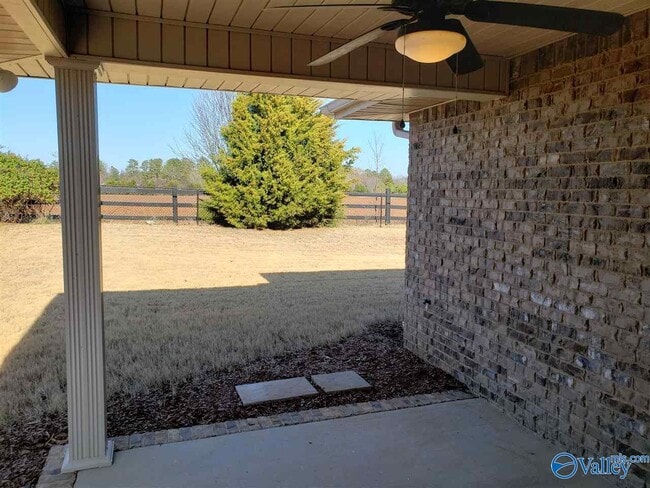 Building Photo - 172 Fields Pond Dr