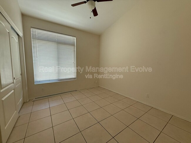 Building Photo - 4048 E Aspen Way