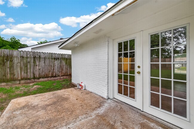 Building Photo - 6311 Tall Willow Dr