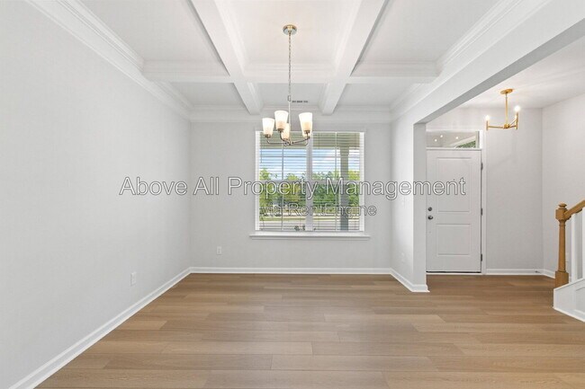 Building Photo - 204 White Oak Gdn Wy