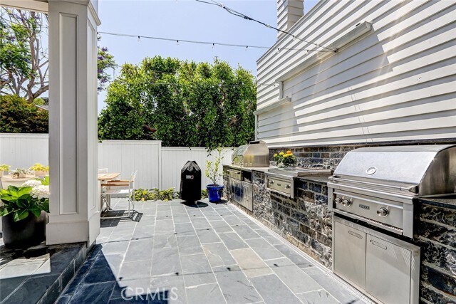 Building Photo - 569 33rd St