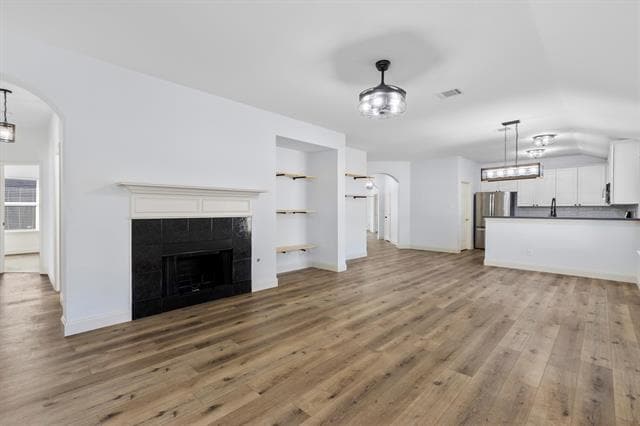 Building Photo - 3309 Willow Springs Dr