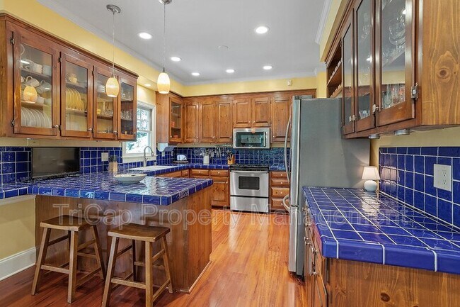 Building Photo - 2113 Hamrick Dr
