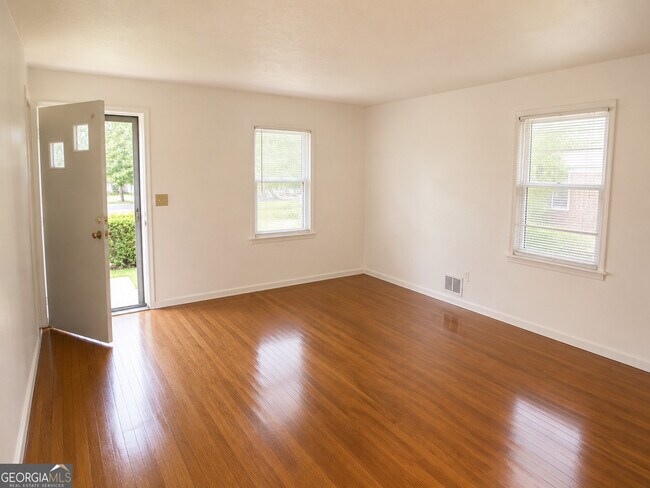 Building Photo - 3543 Meadowview Ct