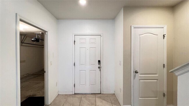 Building Photo - 9017 Alba Ln