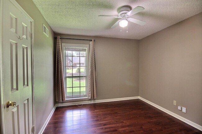 Building Photo - 1074 Tararidge Dr