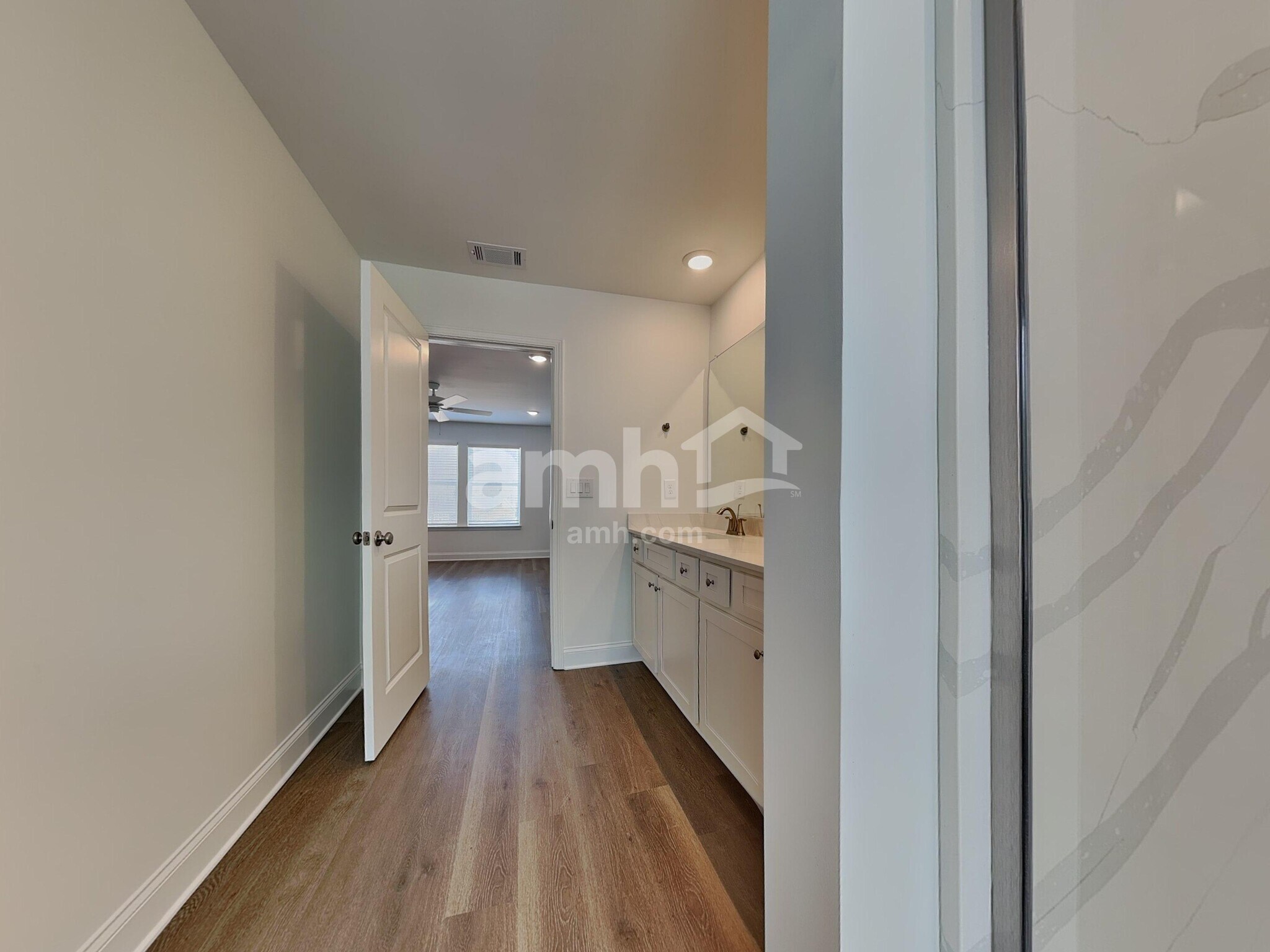 Building Photo - 425 Hickory Pointe Rd