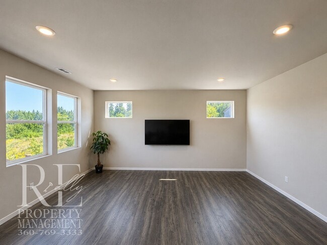 Building Photo - 6657 Yorktown Pl NE