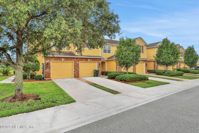 Building Photo - 6846 Roundleaf Dr