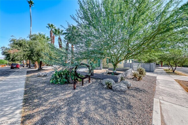 Building Photo - 1245 S 15th St