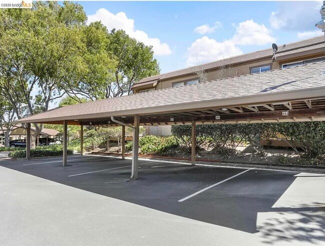 Building Photo - 5317 Ridgeview Cir