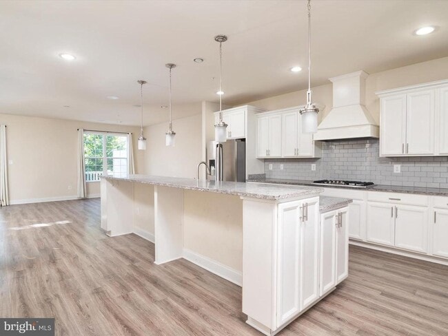 Building Photo - 1221 Orchid Rd