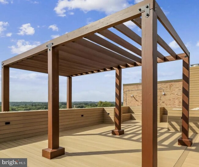 Building Photo - 1900 Lyttonsville Rd