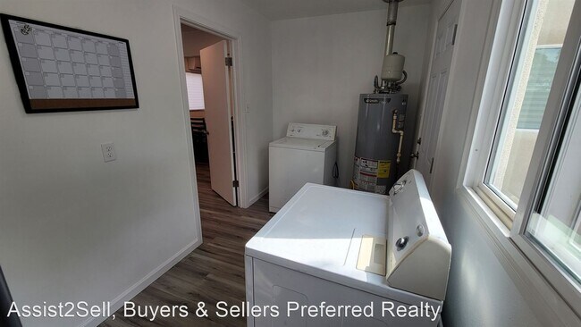 Building Photo - 4 br, 2 bath House - 1727 Corte Alegre