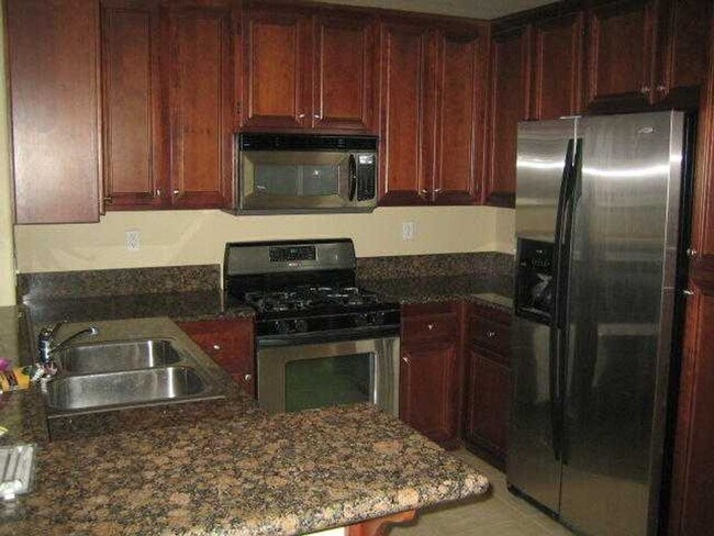 Building Photo - Jeffries Ranch Townhome