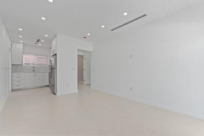 Building Photo - 13185 Emerald Dr