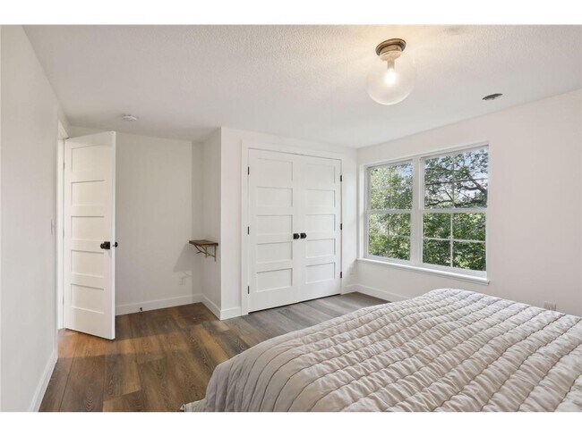 Building Photo - 6540 Navaho Trail