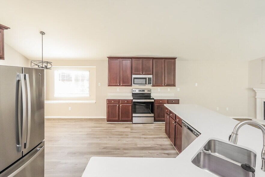 Building Photo - 525 Skelton St