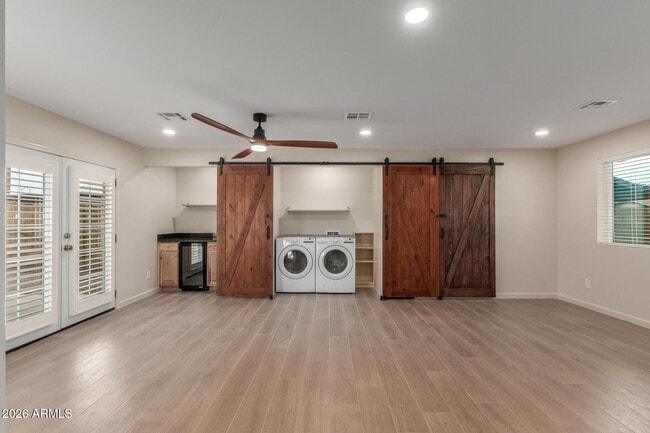 Building Photo - 1628 E Del Rio Dr