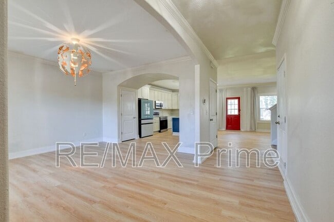 Building Photo - 8028 Glade Rd