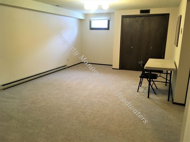 Building Photo - 1450 Charlie Russell Dr