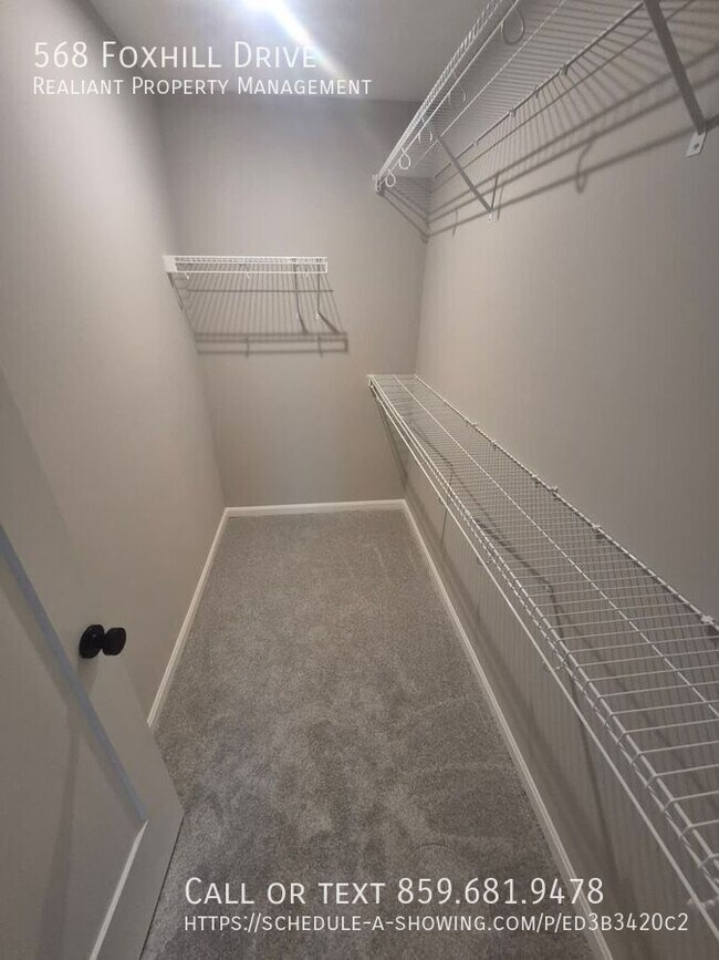 Building Photo - 568 Foxhill Dr