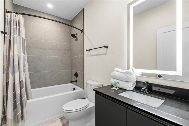 Building Photo - 1385 PEACEFUL Way