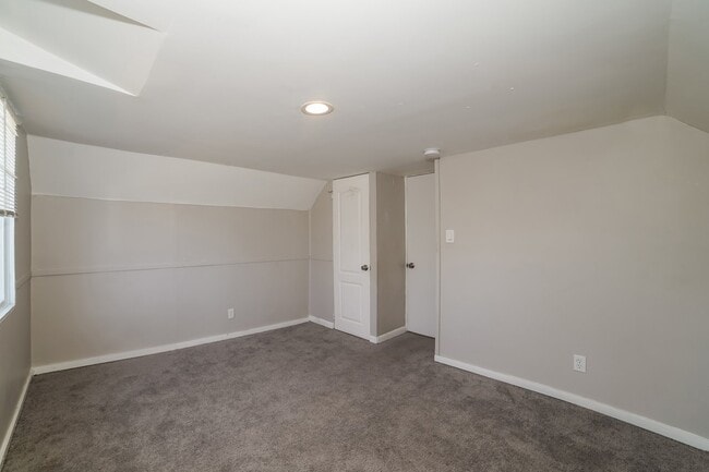 Building Photo - 1725 N Gale Ave