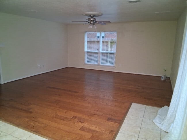 Building Photo - 17010 Poplar Hill St