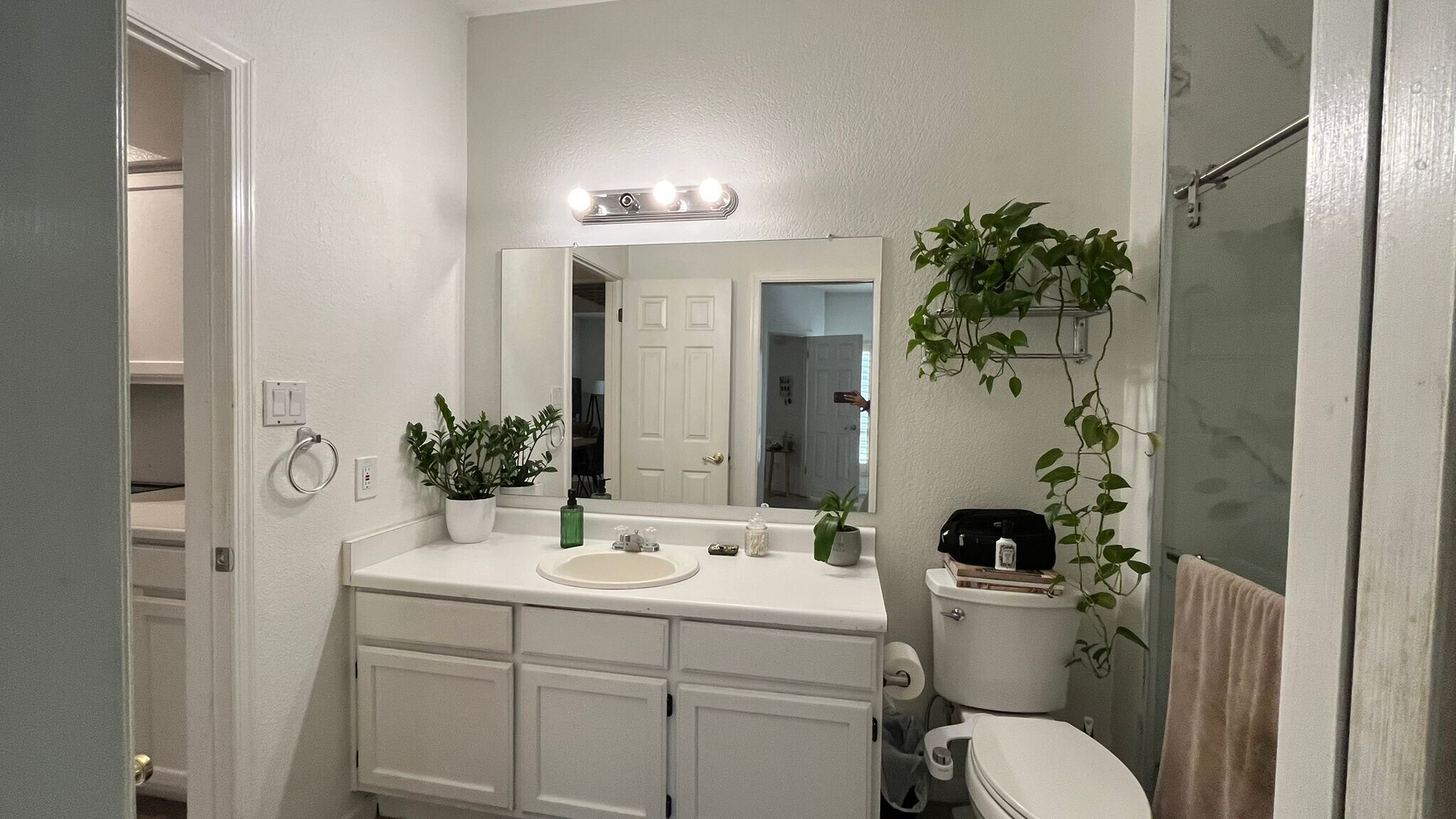 restroom - 100 E Fillmore St