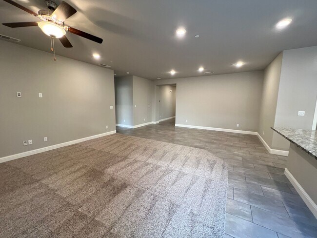 Building Photo - Charming and Elegant Home in Clovis District