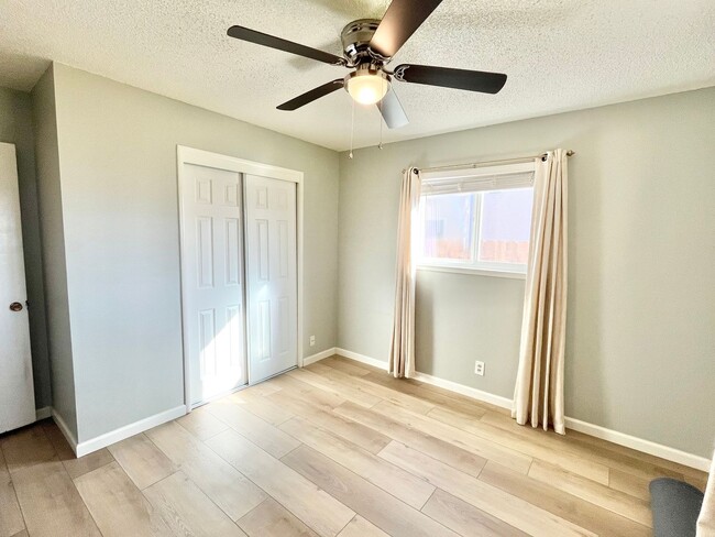 Building Photo - Merced: $1975 3 bed 2 bath single story ho...