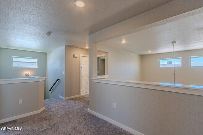 Building Photo - 249 Emerald Tower Dr