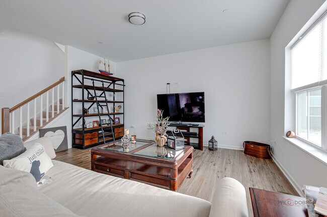 Building Photo - 2490 Olivia Ct