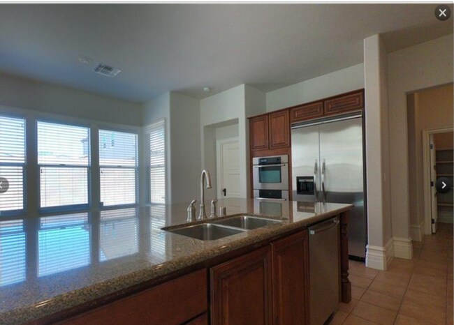 Building Photo - 496 Via Palermo Dr