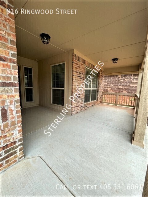Building Photo - 916 Ringwood St