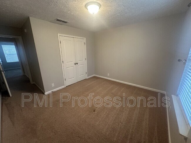 Building Photo - 2413 Salem Glen Xing