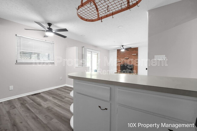 Building Photo - 2892 Longfield Rd
